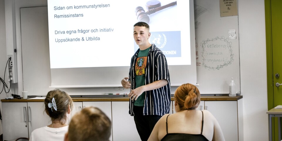 Lukas Lönngren Sordo, 16, var en av dem som höll i presentationen. Enligt deras undersökning är 40 procent av de unga i Trelleborgs kommun positiva till ett ungdomsråd.