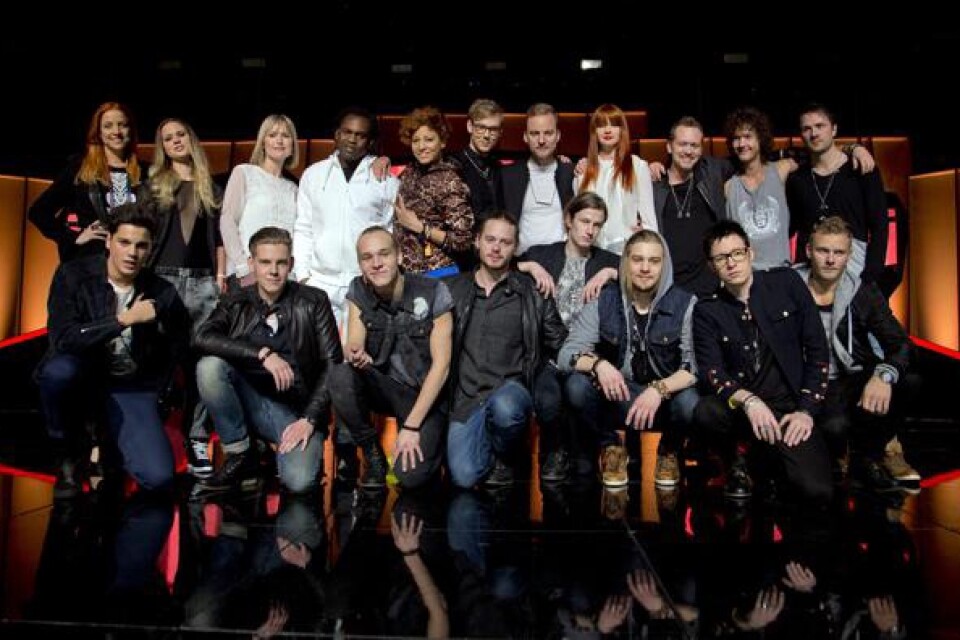 Gruppbild med alla artisterna på pressträffen i Scandinavium inför delfinalen i Göteborg. Tävlingen hålls på lördag.