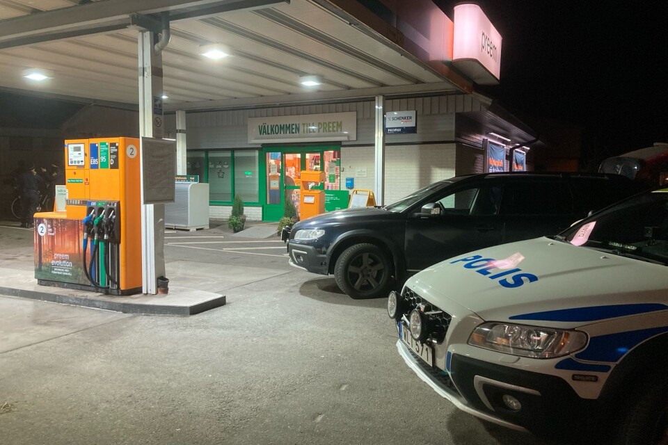 Several police patrols were alerted to Preem in Vä on Sunday evening.