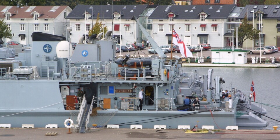 Öland har de senaste 20 åren vant sig vid att se Nato öva på och kring Öland. Här syns HMS Shoreham, ett av Natos minröjarfartyg, i Kalmar hamn inför övning för 15 år sedan. ”Själva medlemsansökan är bara formalia”, analyserar Ölandsbladets ledarredaktion.