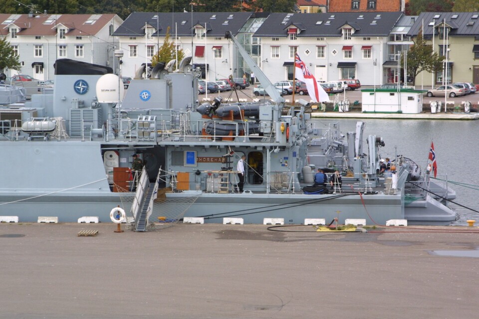 Öland har de senaste 20 åren vant sig vid att se Nato öva på och kring Öland. Här syns HMS Shoreham, ett av Natos minröjarfartyg, i Kalmar hamn inför övning för 15 år sedan. ”Själva medlemsansökan är bara formalia”, analyserar Ölandsbladets ledarredaktion.