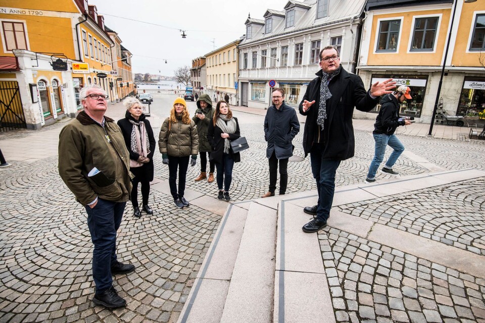 Representanter från Svenska stadskärnor togs med på en rundtur i Karlskronas centrum på onsdagen.