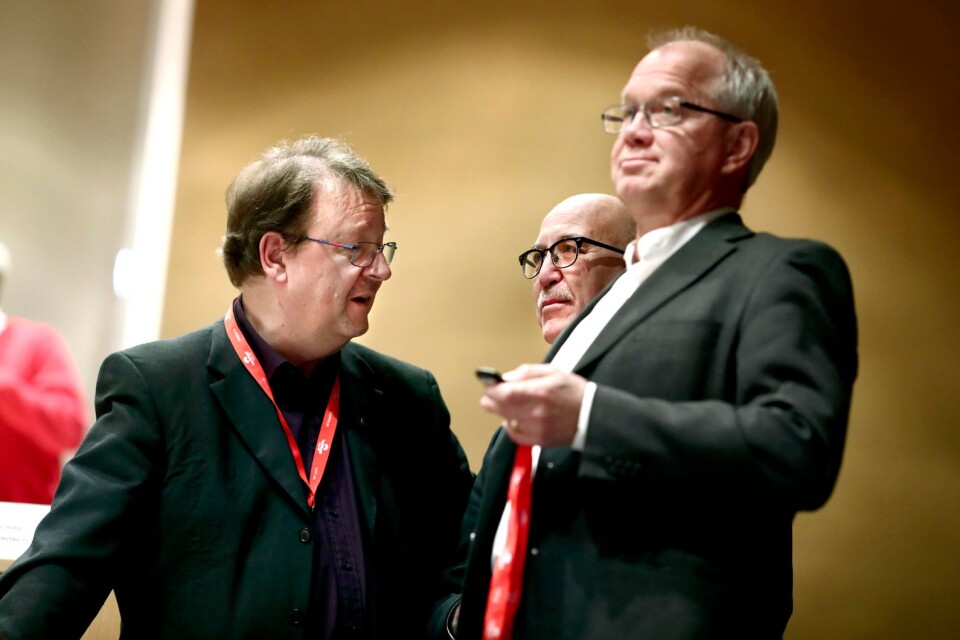 Regionsmajoriteten med Pierre Edström (L), Anders Henriksson (L) och Christer Jonsson (C) i spetsen får svidande kritik av insändarskribenten.