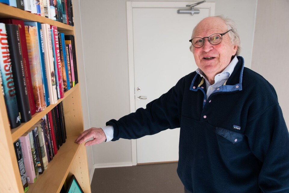 Kenneth Enelund hoppas att Linneryd åter ska få en lokal full med böcker. – Men tills vidare går det bra att låna och gärna ställa hit böcker på Lindegården under lunchtid, säger han.