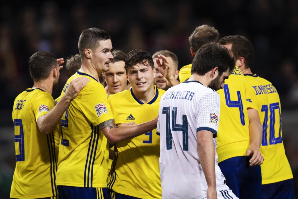 Victor Nilsson Lindelöf grattas efter 1–0-målet mot Ryssland 2018. I oktober möts Sverige och Ryssland igen på Friends arena.