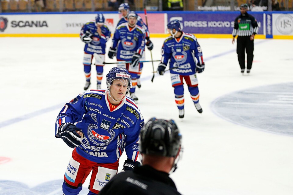Junior-VM-forwarden Filip Sveningsson är tveksam till spel mot Södertälje SK.