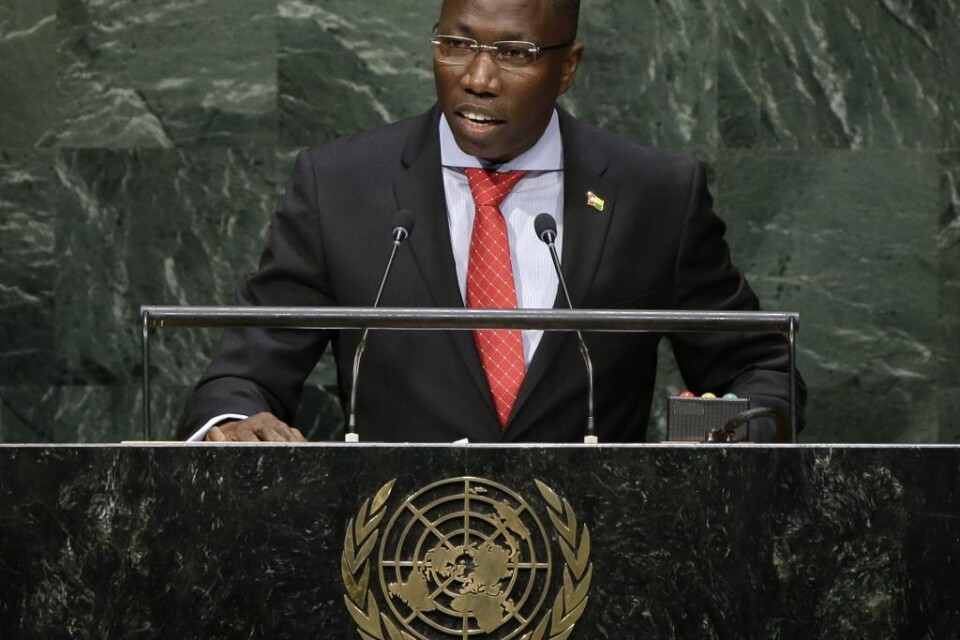 Guinea-Bissaus president José Mário Vaz har avsatt premiärminister Domingos Simões Pereira och hans regering. Beskedet gavs via statlig radio och tv sent i onsdags kväll. Bakgrunden är växande motsättningar mellan de båda männen och den otydliga maktför
