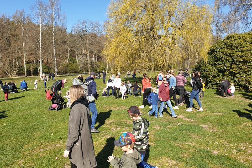 Brunnsparken fylldes snabbt av barn och föräldrar.