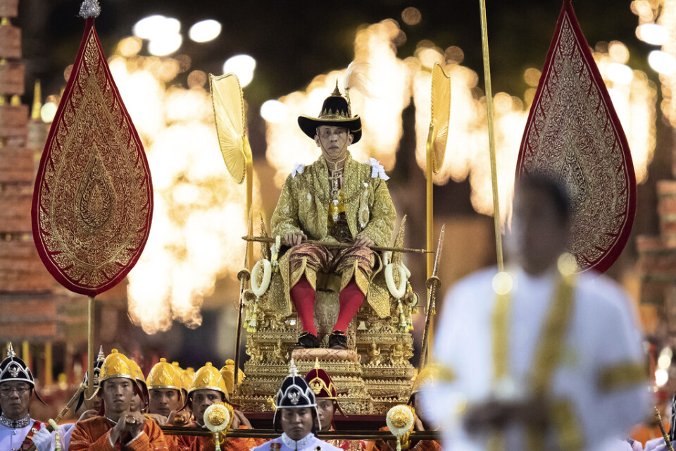 Thailands kung Maha Vajiralongkorn bärs fram under en ceremoni i Bangkok. Arkivbild.