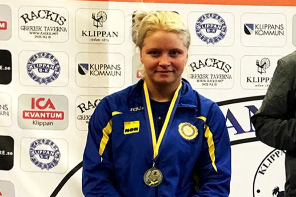 Julia Fridlund, BK Atle, kom tvåa i en internationell brottningstävling.