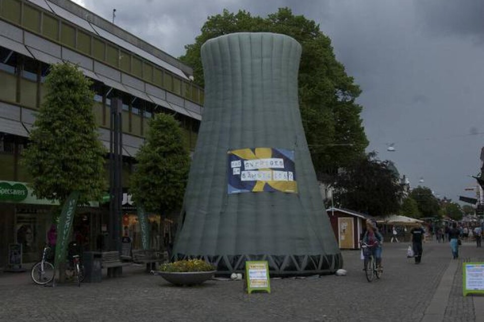 Greenpeace kampanjade på Storgatan vid Willians park i Växjö.