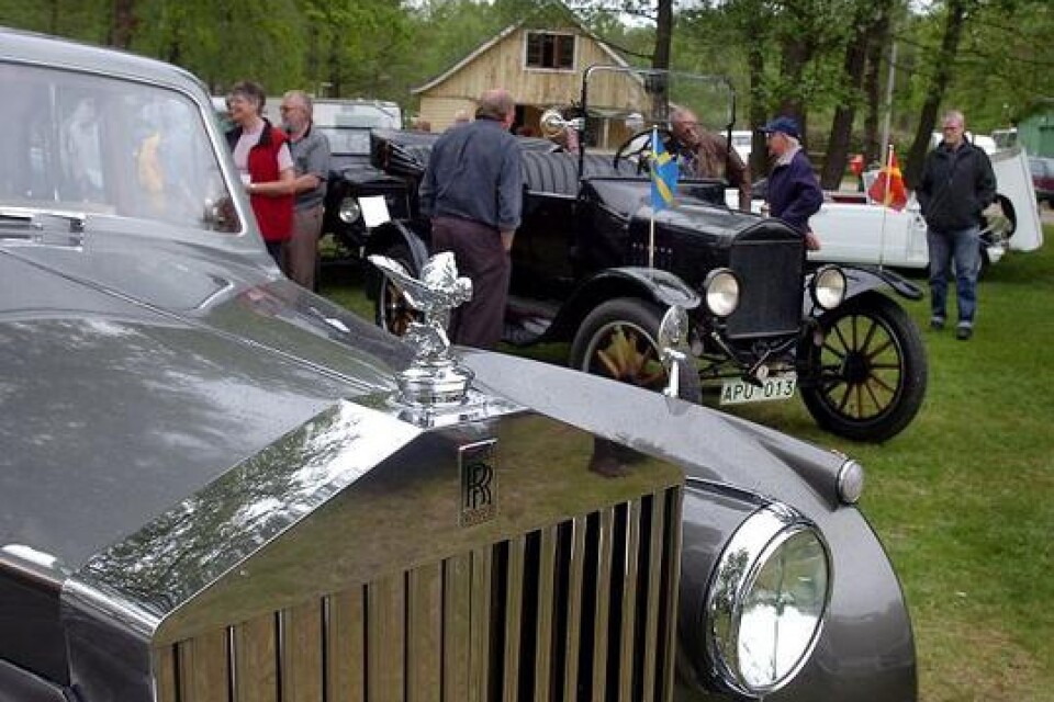 Rolls-Royce och T-ford hade sina givna platser på veteranbilsträffen.
