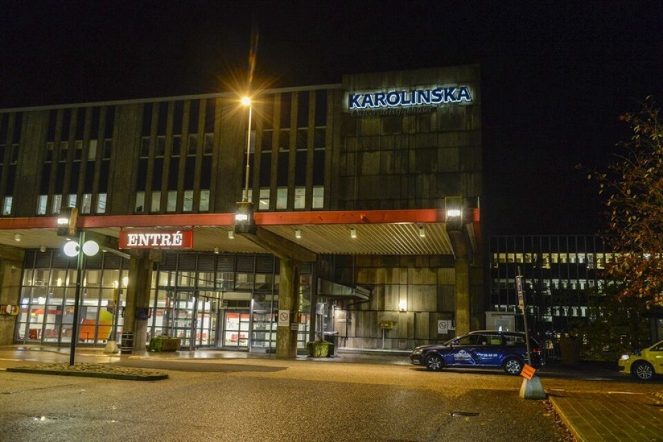 En sjuk man fördes på söndagskvällen från Arlanda till Karolinskas högisoleringsavdelning för undersökning. Misstankarna har fallit på ebola