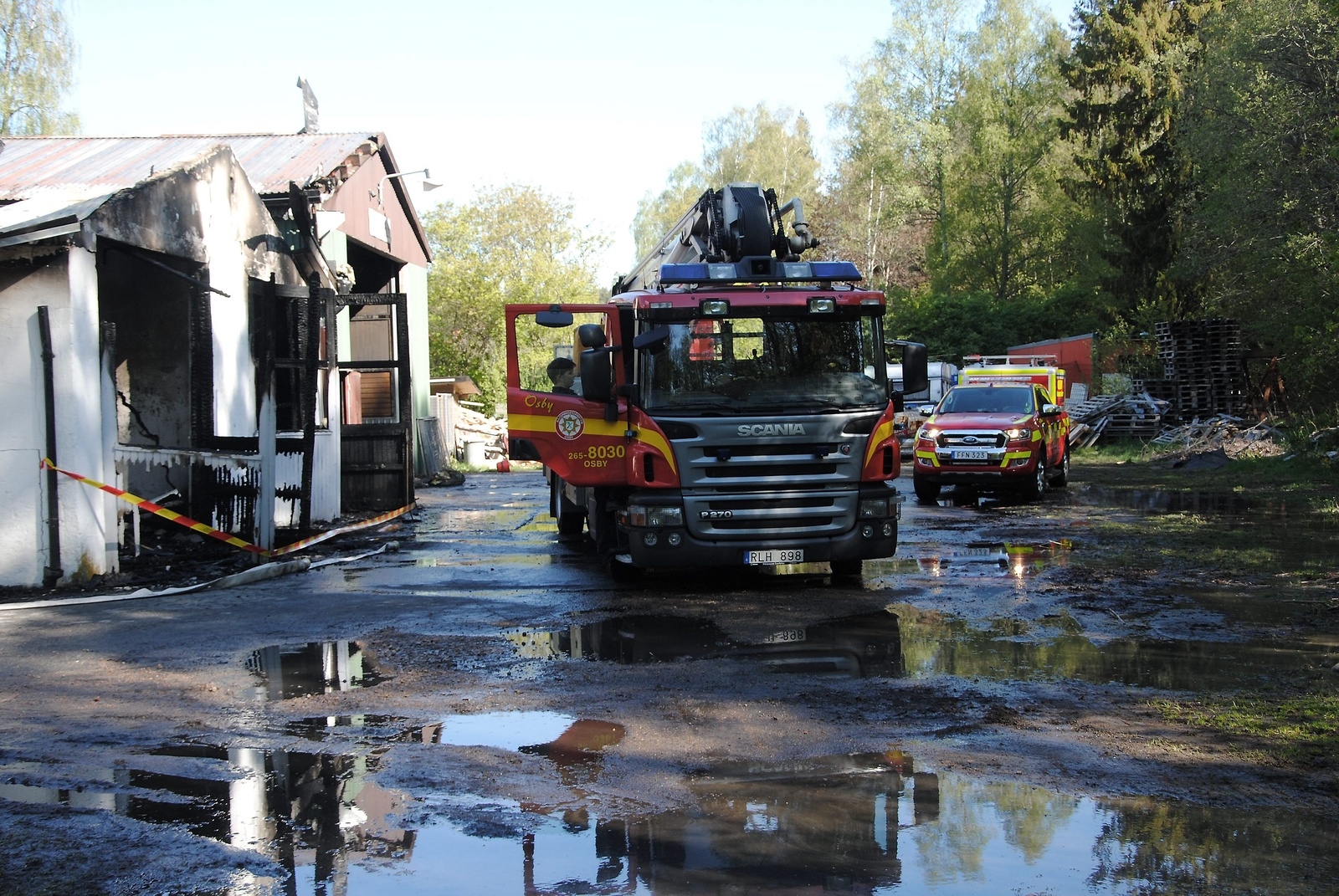 Brand i Osby. En industribyggnad förstördes i en brand natten till måndag.