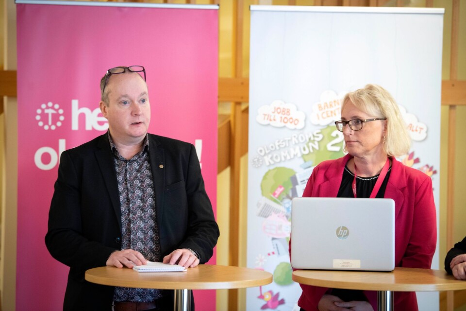Kommunstyrelsens ordförande Morgan Bengtsson (S) och kommunchef Iréne Robertsson informerar om det rådande läget i Olofström, till följd av coronaviruset.