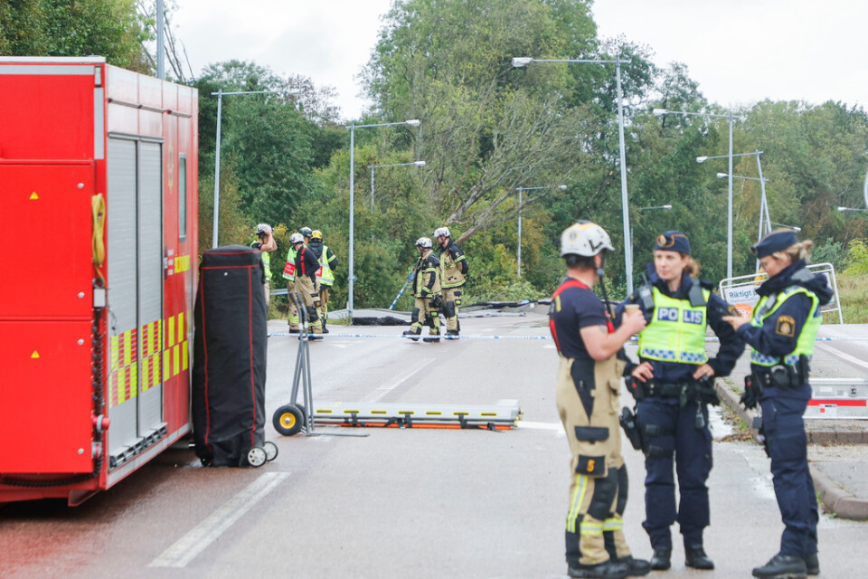 Räddningstjänsten avslutar sin insats vid skredområdet i Stenungsund. Bild från lördagen.