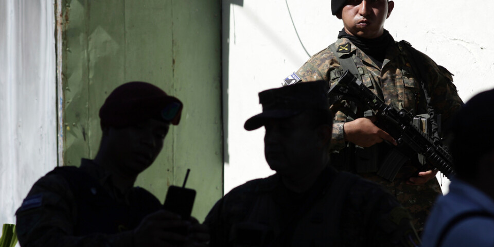 Soldater i en insats i Soyapango utanför El Salvadors huvudstad San Salvador.