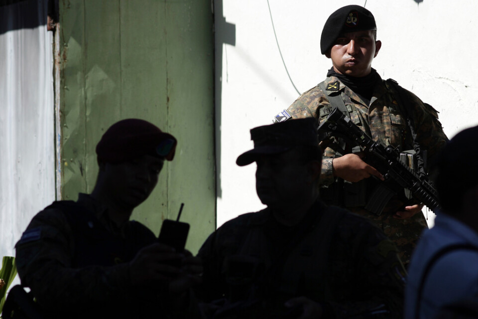 Soldater i en insats i Soyapango utanför El Salvadors huvudstad San Salvador.