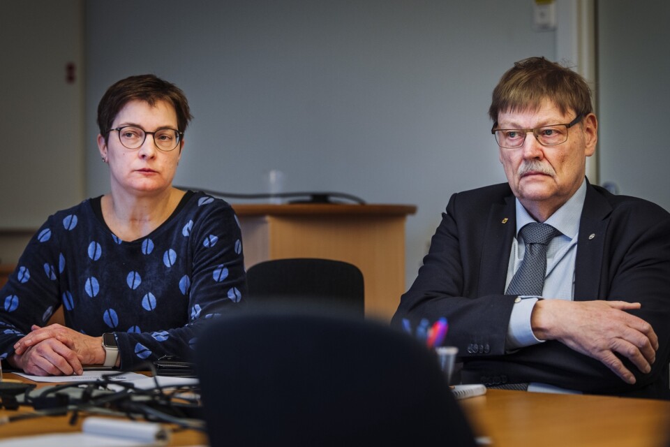 Lina Bengtssons moderater och Christer Caesars kristdemokrater borde bryta samarbetet med Sverigedemokraterna.