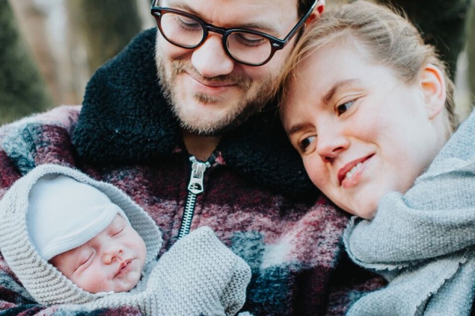 Tove Hindström och Patrik Svensson, Göteborg, fick den 8 december en dotter som heter Bodil. Vikt 3 365 g, längd 50 cm. Patrik är född och uppvuxen i Långasjö.