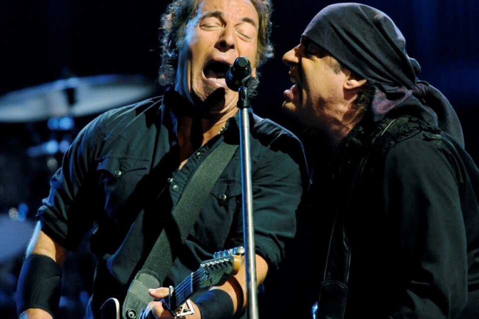 Bruce Springsteen kommer till Sverige och Danmark i sommar med Miami Steve van Zandt och de andra i The E Street Band. Foto: Scanpix