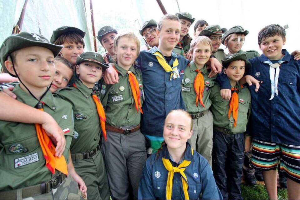 I år gästas lägret av en grupp scouter från Warsava i Polen. ? Mycket påminner om våra egna läger, men de är sällan så här stora, konstaterar scoutledare Michal Korch.