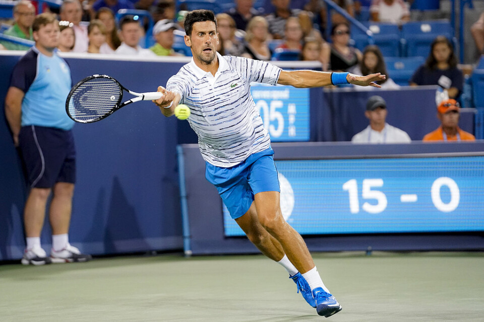 Novak Djokovic slogs ut i semifinalen i Cincinnatis masters-turnering.