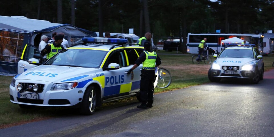 Misstänkt rattfylla på 16-åring, kvinna knivskuren - men totalt sätt har Öland- och Kalmarområdet varit lugnt för polisområde syd under midsommarnatten.