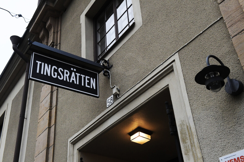 Två män åtalas i Norrköpings tingsrätt för ett mord som ägde rum i höstas. Arkivbild
