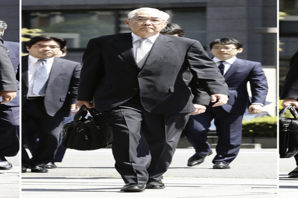 Från vänster: Tepcos tidigare styrelseordförande Tsunehisa Katsumata och vice cheferna Sakae Muto och Ichiro Takekuro anländer till domstolen i Tokyo på torsdagen. Bilden är ett montage.