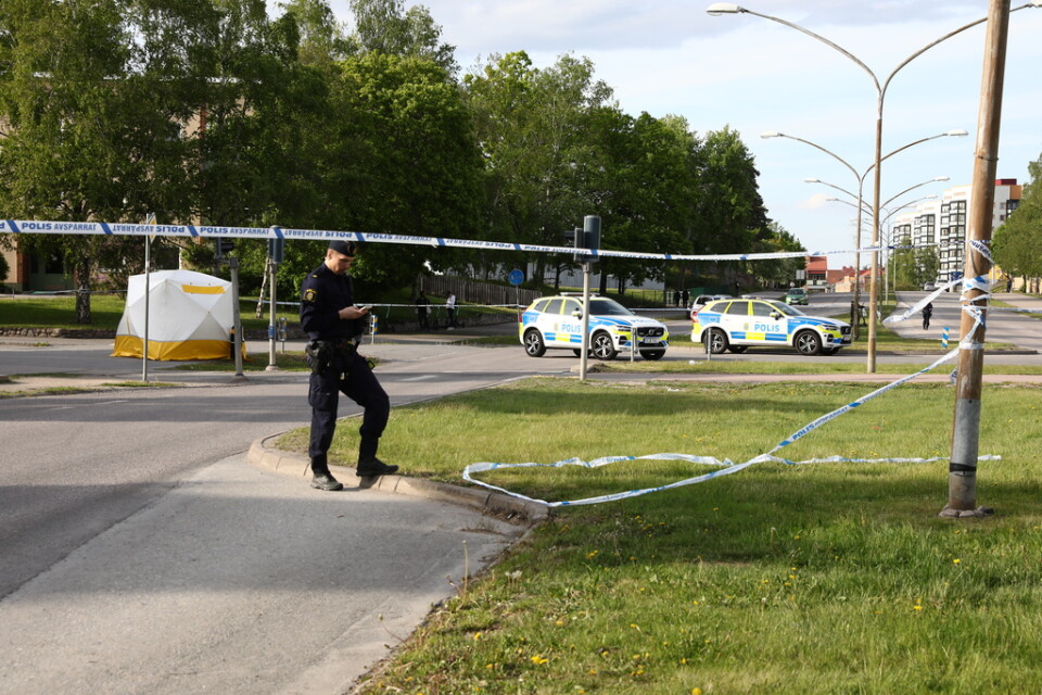 En stor polisinsats pågick i Eskilstuna under måndagskvällen med anledning av mordet.