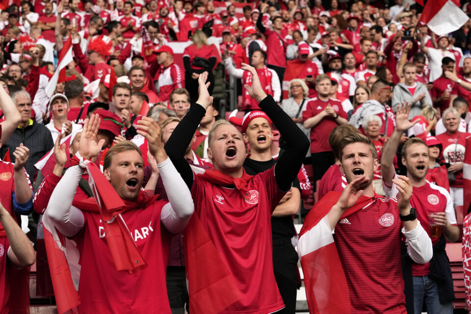 Danmark har redan haft ett stort publikstöd under sina tre EM-matcher på Parken i Köpenhamn. Nu tillåts endast danskar komma till Amsterdam för EM-åttondelsfinalen – Wales supportrar släpps inte in i Nederländerna. Arkivbild.