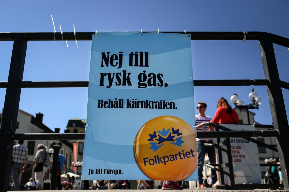 L har länge varit kritiska till gasberoendet från Ryssland. På bilden syns partiets kampanj inför EU-valet 2014.