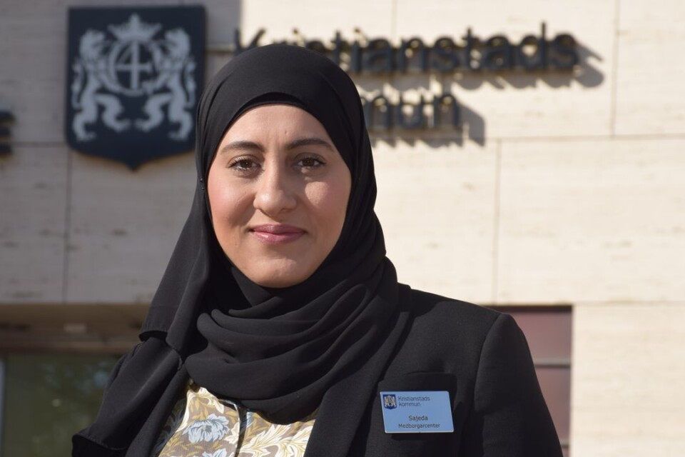 Sajeda Al-shoocha har fått prova olika roller på Medborgarcdenter som vikarie, nu har hon en fast tjänst som systemförvaltare och kommunvägledare. .