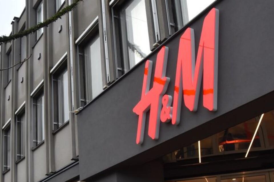 H&M är en av de butiker som valt att satsa på stora storlekar - fast i nätbutik.