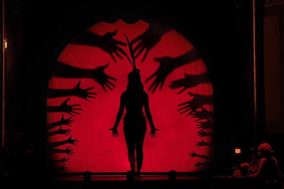 Göteborgsoperans ”Cabaret” är en modig och färgsprakande produktion.