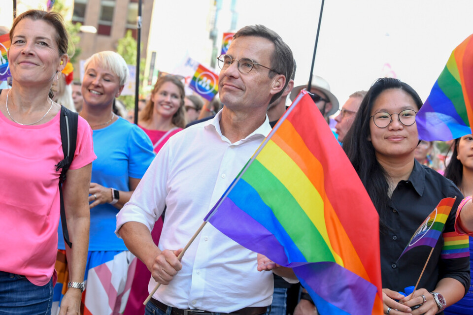 Statsminister Ulf Kristersson (M) deltar i Stockholm Pride.