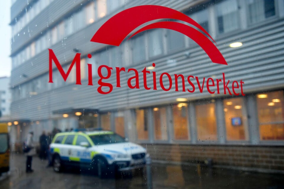 Hoten mot tjänstemän vid myndigheter som Migrationsverket och Kronofogden är ytterst allvarliga .