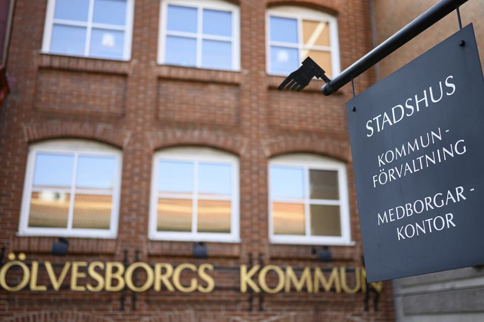 Väktare sätts in i Sölvesborgs kommunhus. Arkivbild.