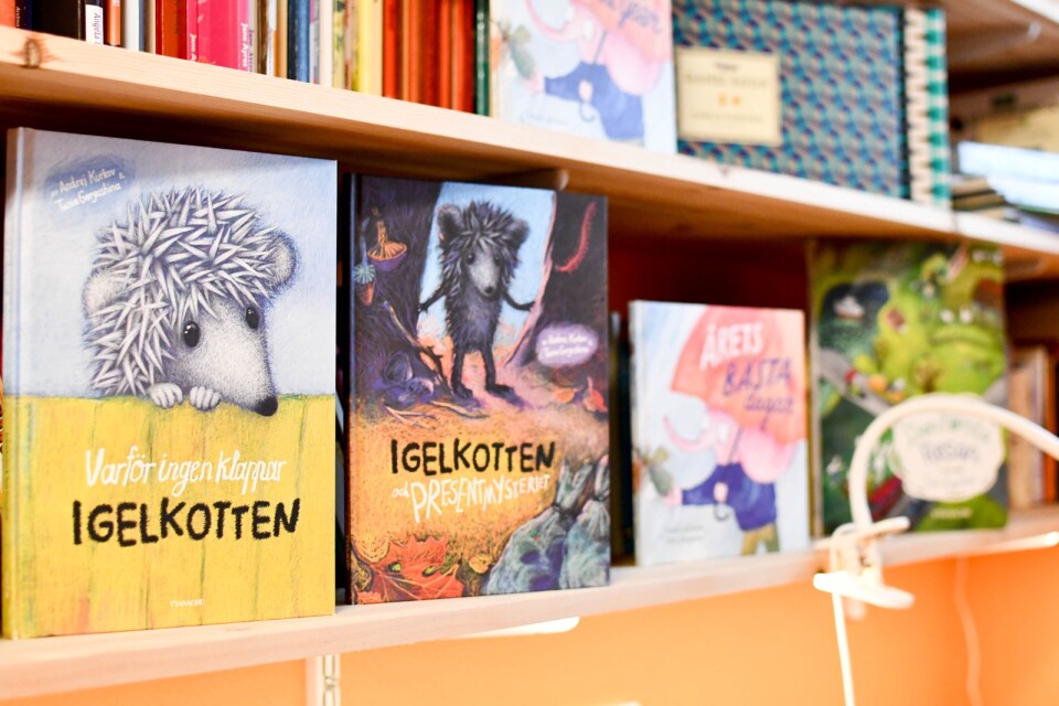 Tania tipsar om att flera av hennes böcker, på ukrainska, finns att läsa gratis på varldensbibliotek.se