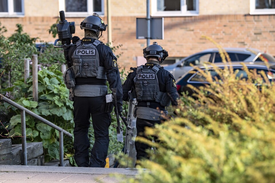 Den förstärkta regionala insatsstyrkan på plats i samband med ett mordförsök på Limhamn i Malmö.