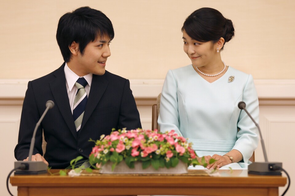 Det var då. Kei och Mako tillkännagav sin förlovning i september 2017. Meningen var att de skulle gifta sig samma år.
