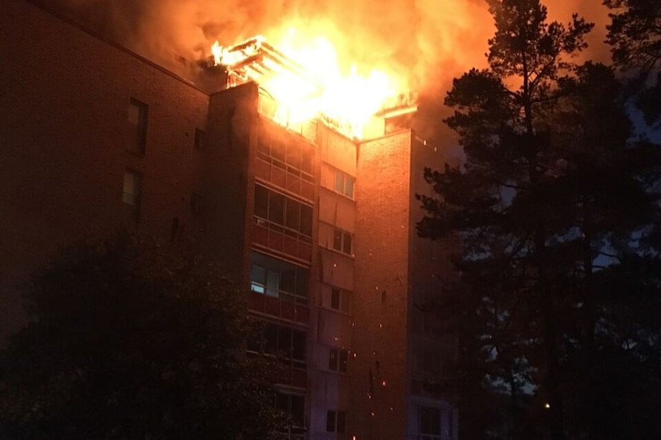 Totalt fick 70 personer evakueras efter branden i lägenhetshuset i Nybro.