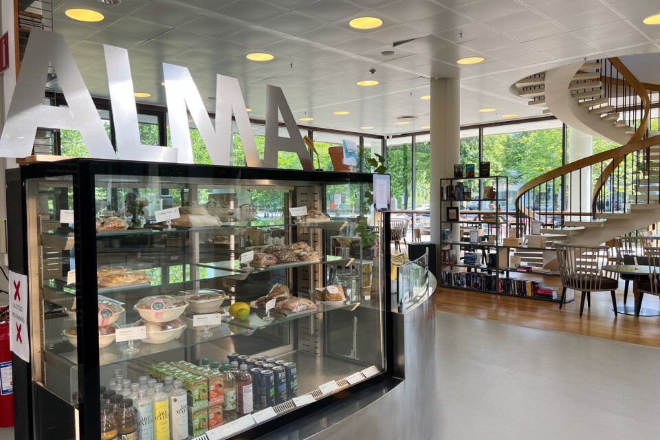 Café Alma stänger ner efter åtta år i stadsbibliotekets lokaler.
