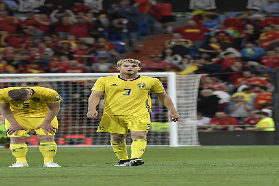 När besvikelsen har lagt sig efter 0–3 mot Spanien kan de svenska spelarna ändå titta på tabellen och se att Sverige har ett litet överläge mot Rumänien och Norge inför höstens fortsatta EM-kval..