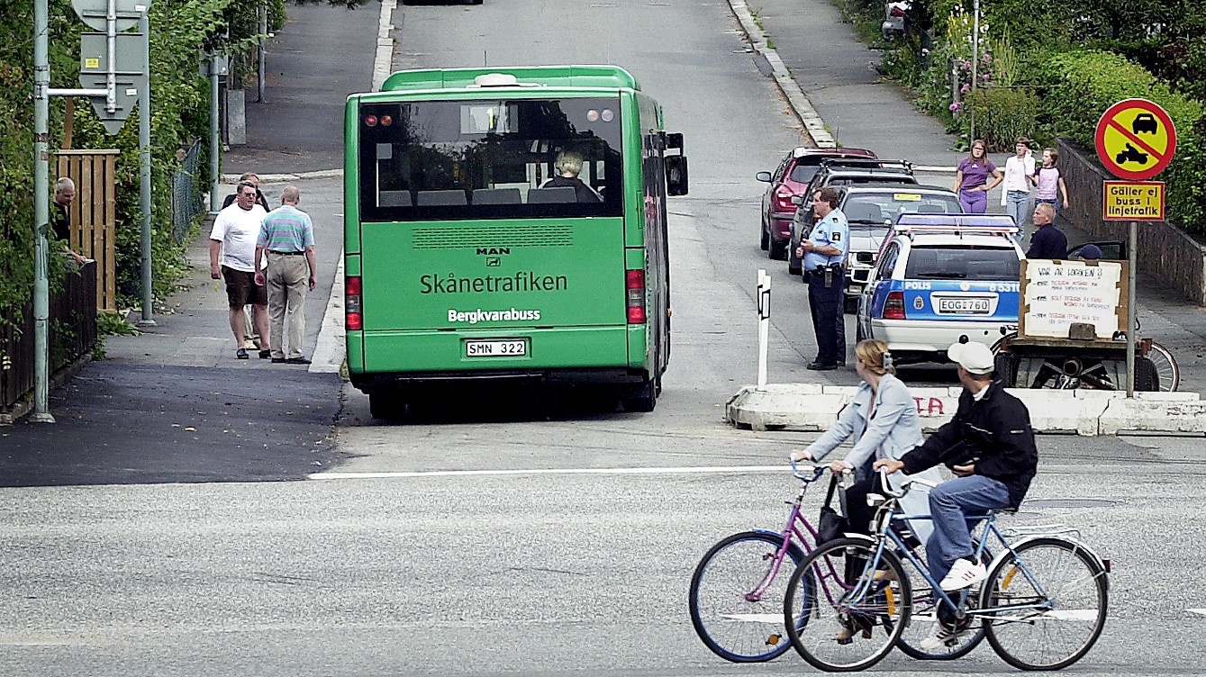 Buss 542 ska framöver svänga av 23:an och passera inne i Stoby samhälle – om inte regeringen säger nej. Foto: Arkiv