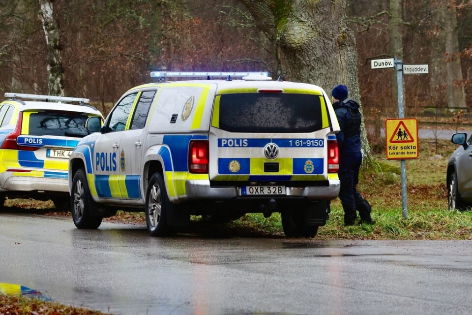 Polisen inledde en stor sökinsats på Dunö efter att en 15-årig flicka rapporterats som försvunnen sedan onsdagskvällen.