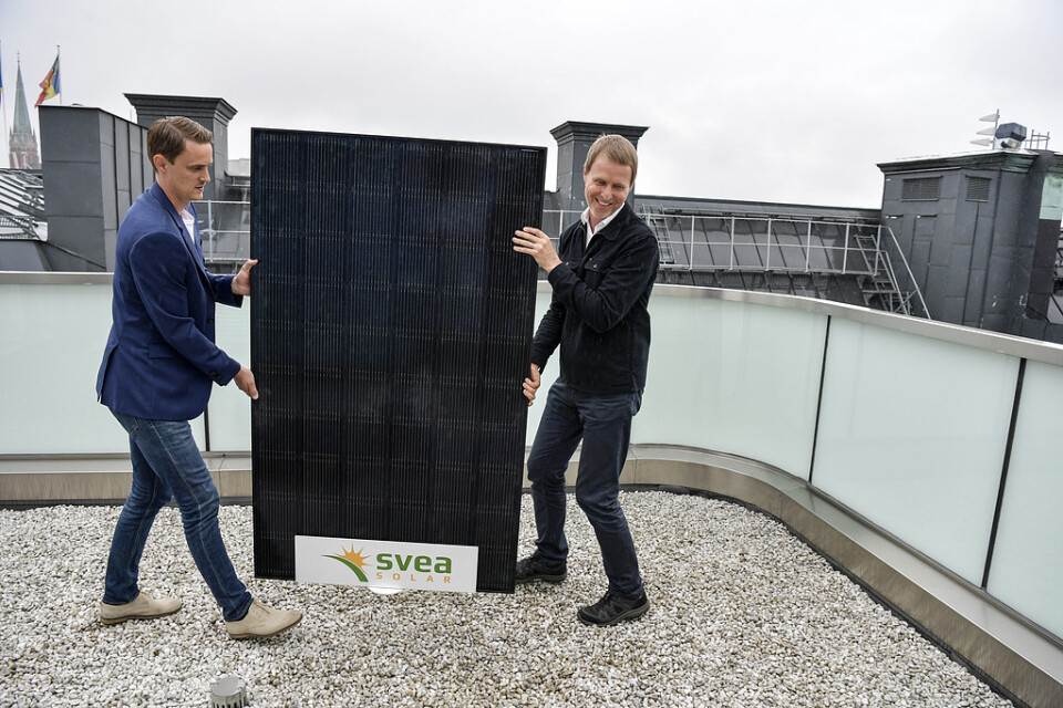 Björn Lind, styrelseordförande för Svea Solar (till vänster), och Ikeas hållbarhetschef Jonas Carlehed.