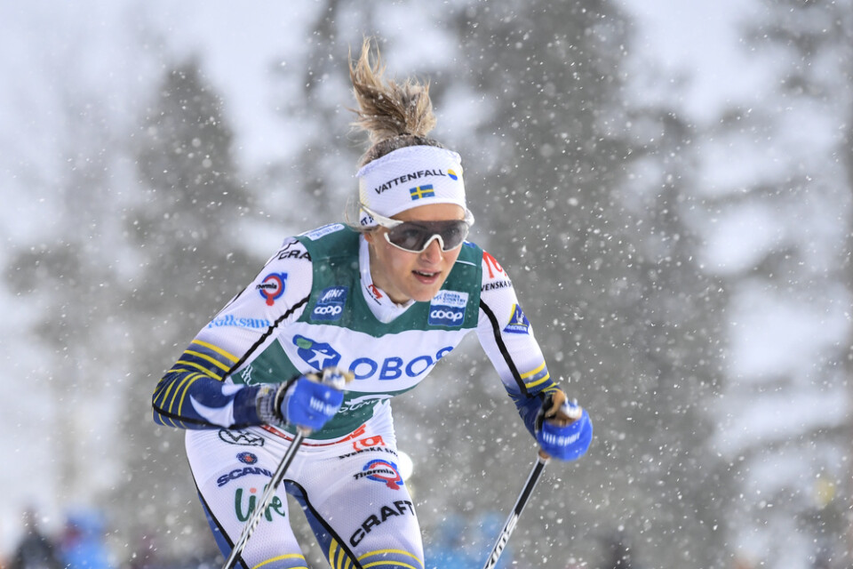 Frida Karlsson kommer till start i lördagens 10-kilometerslopp i Lahtis. Arkivbild.
