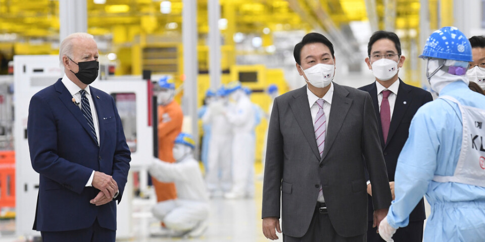 USA:s Joe Biden med Sydkoreas Yoon Suk-You och Samsungs vice ordförande Lee Jae-Yong besökte Samsungfabrik i Pyeongtaek, South Korea.